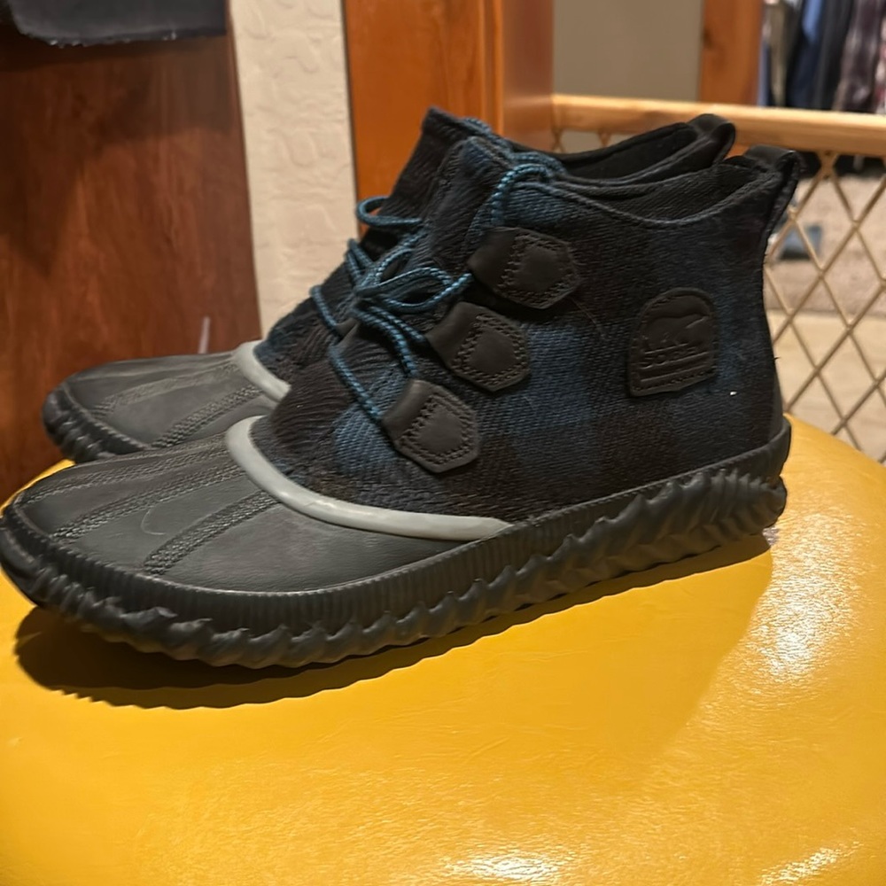 Sorel Waterproof Boots in Women’s 10.5